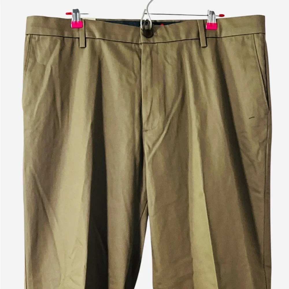 Dockers Signature Iron Free Khaki Straight Fit Stain Defender Pants Size 38x30